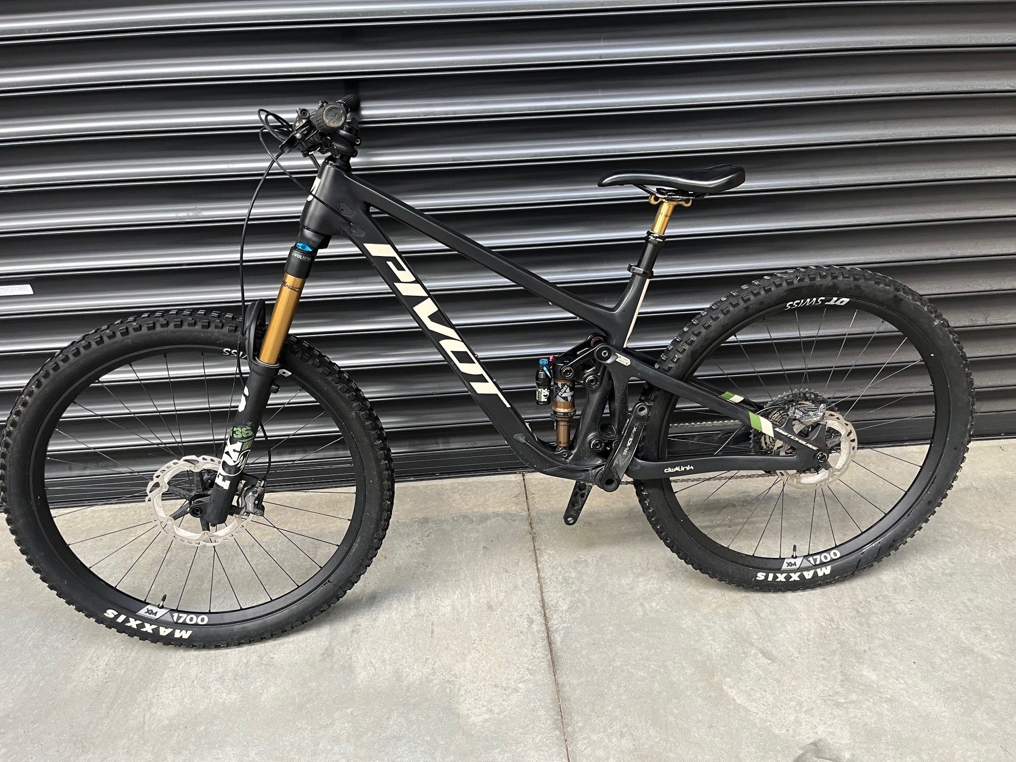 EX DEMO Switchblade Pro XT/XTR LARGE - Pivot Cycles NZ