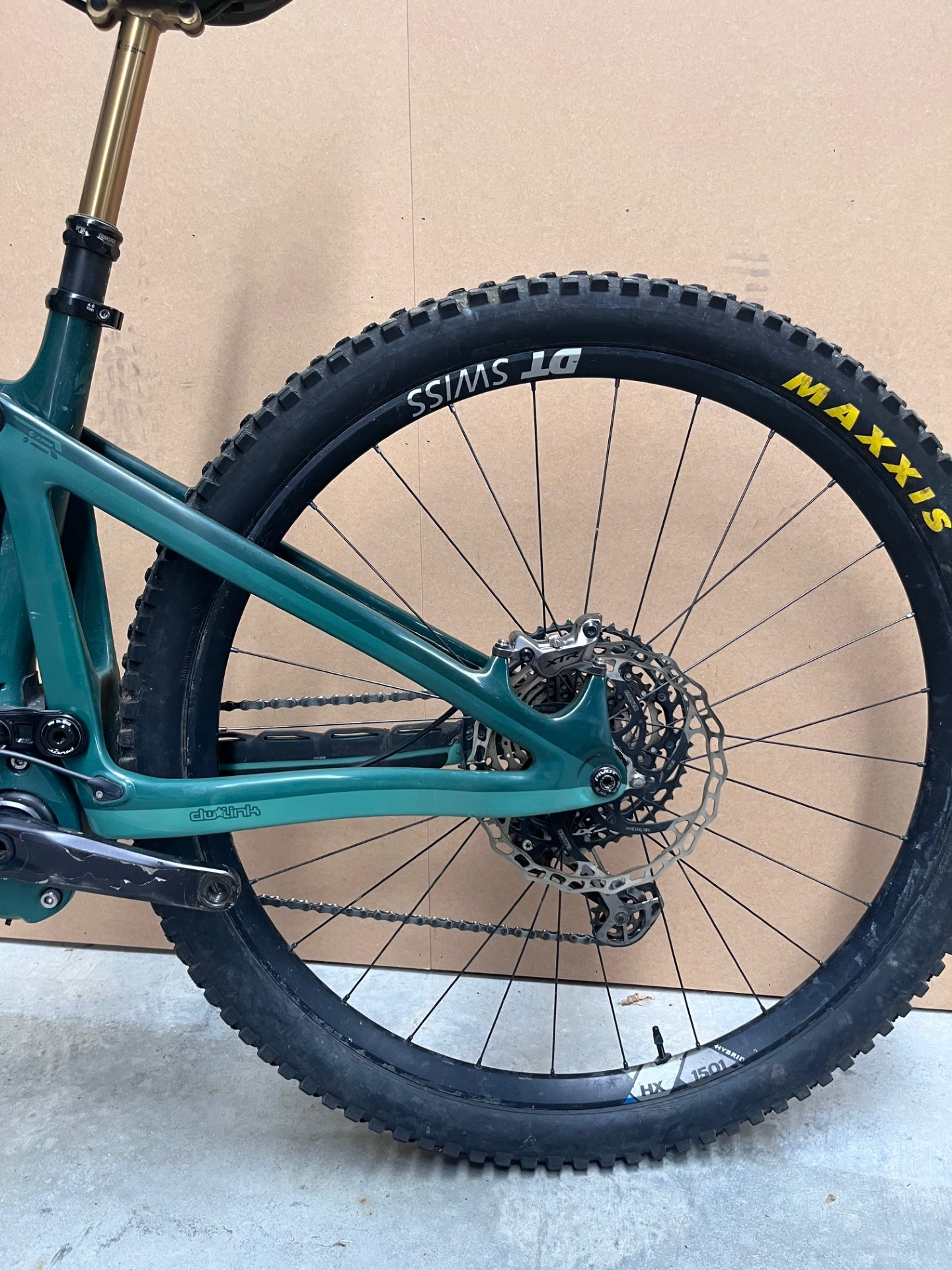 EX DEMO SHUTTLE LT TEAM XTR WITH 29" ALLOY WHEELS - MEDIUM - Pivot Cycles NZ