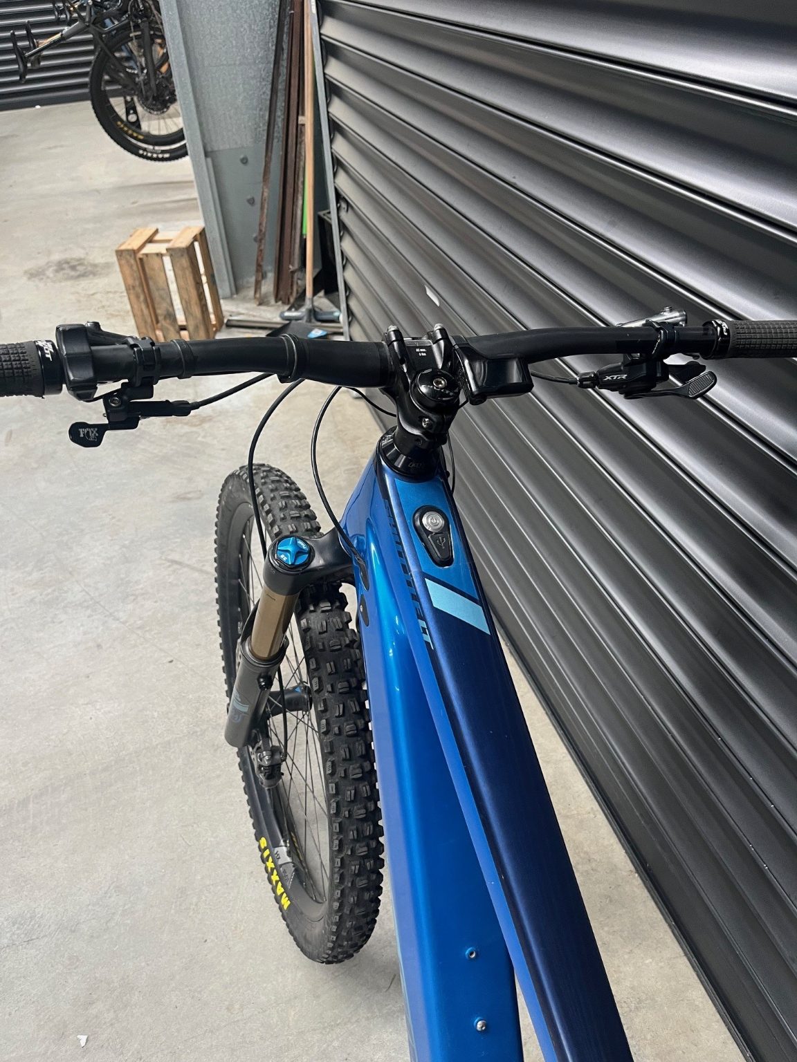 EX DEMO Shuttle LT Team XTR - Large - Pivot Cycles NZ