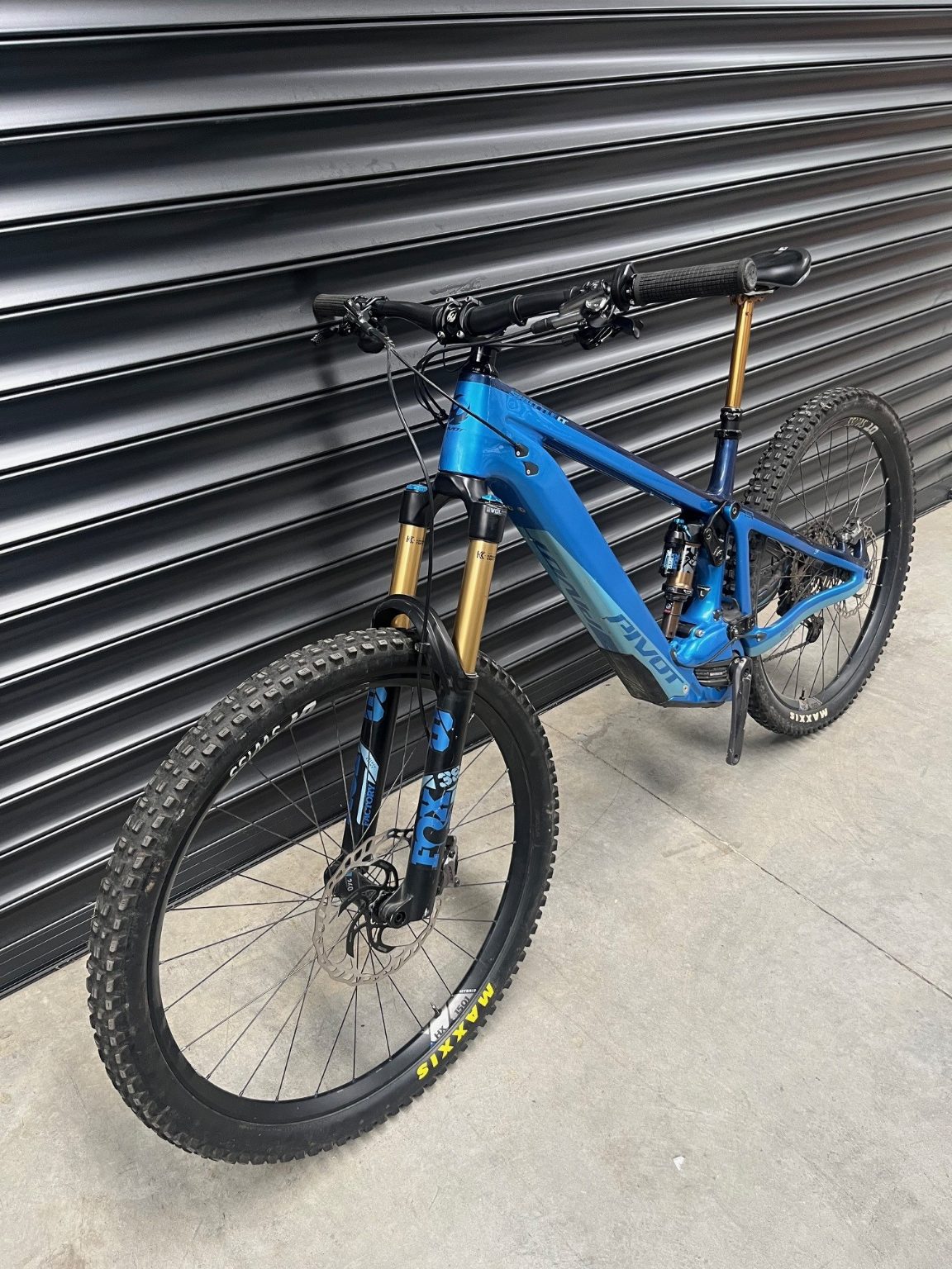 EX DEMO Shuttle LT Team XTR - Large - Pivot Cycles NZ