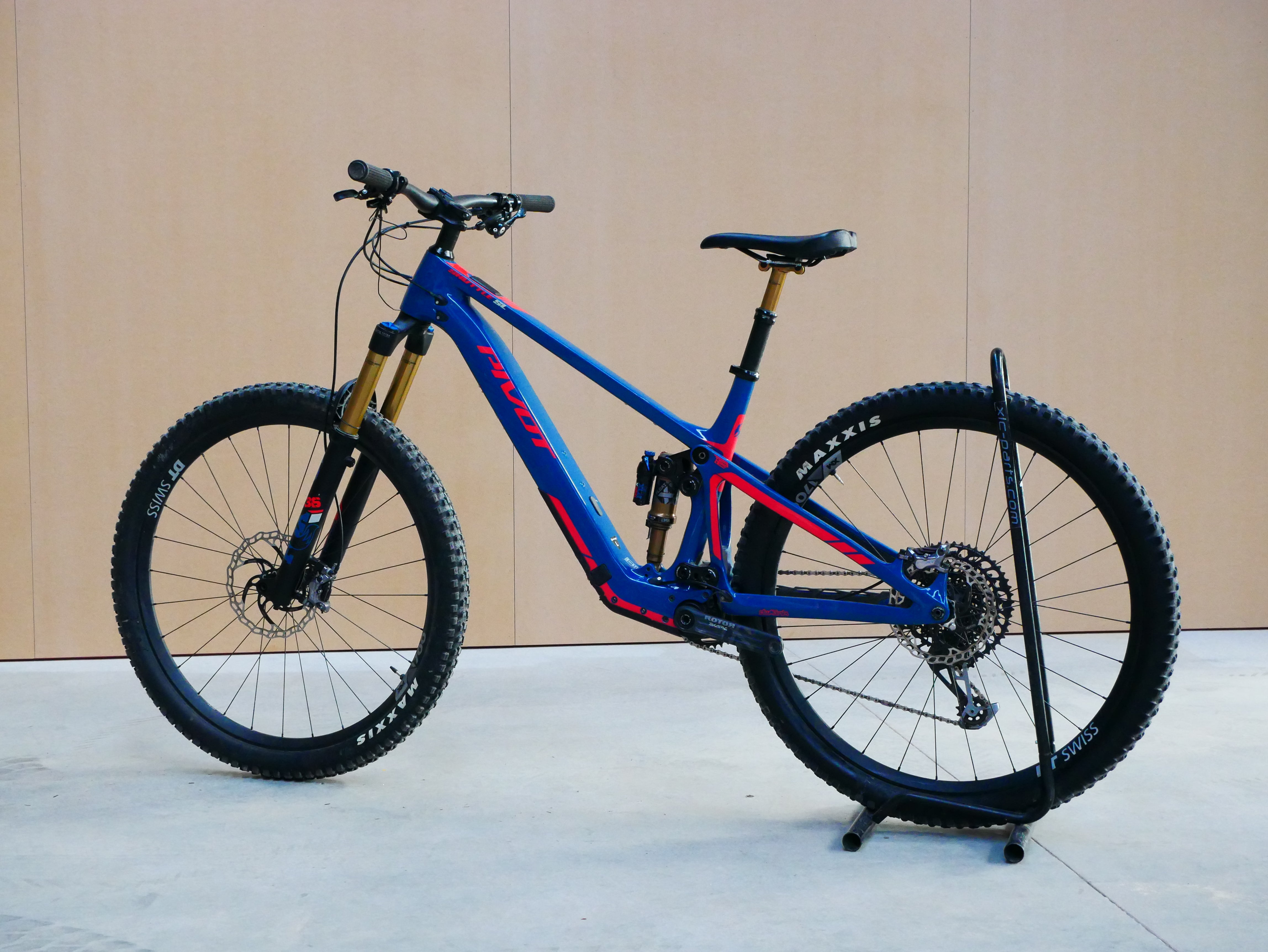 EX-DEMO SHUTTLE SL PRO X01 – Large - Pivot Cycles NZ