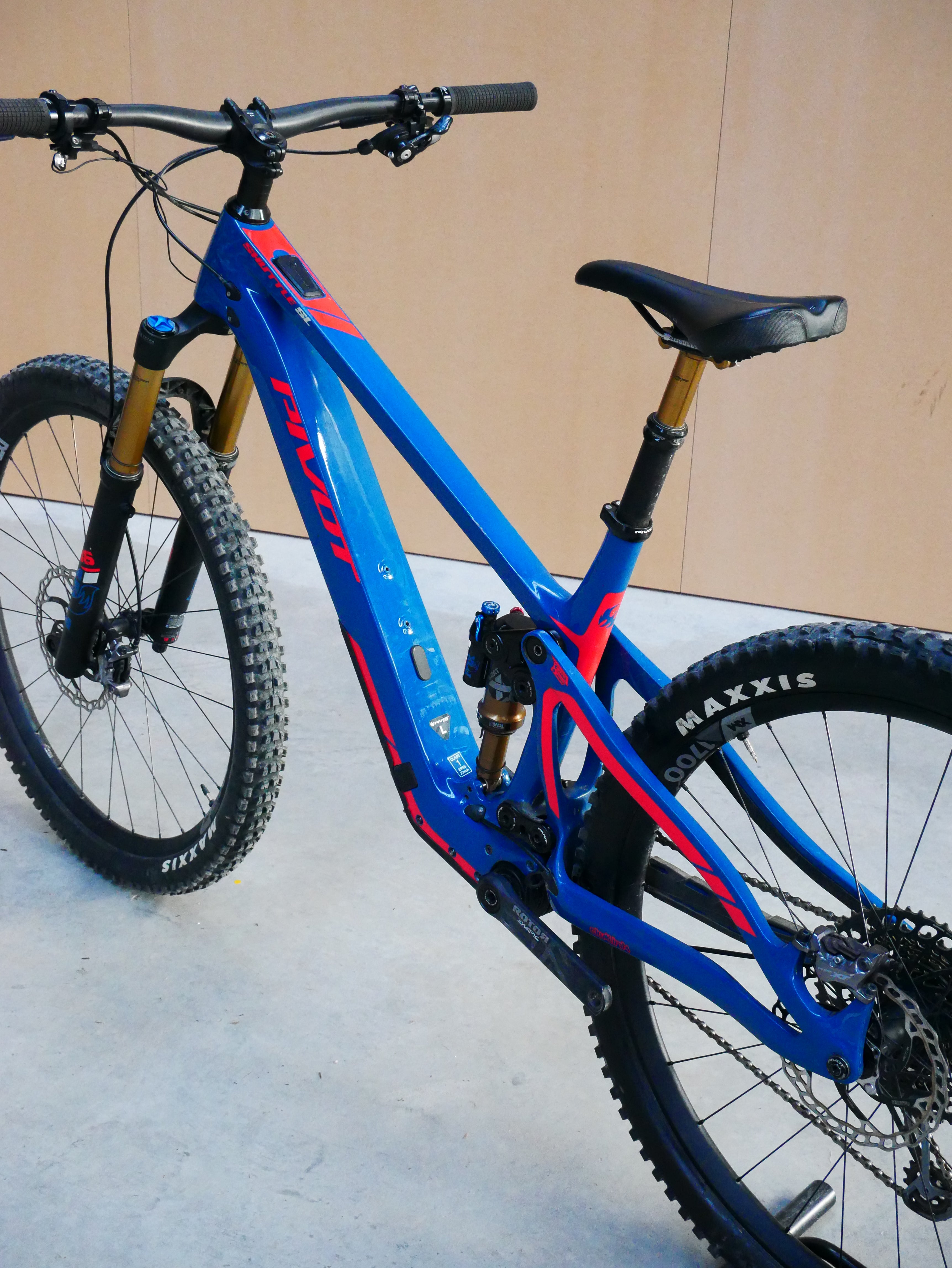 EX-DEMO SHUTTLE SL PRO X01 – Large - Pivot Cycles NZ