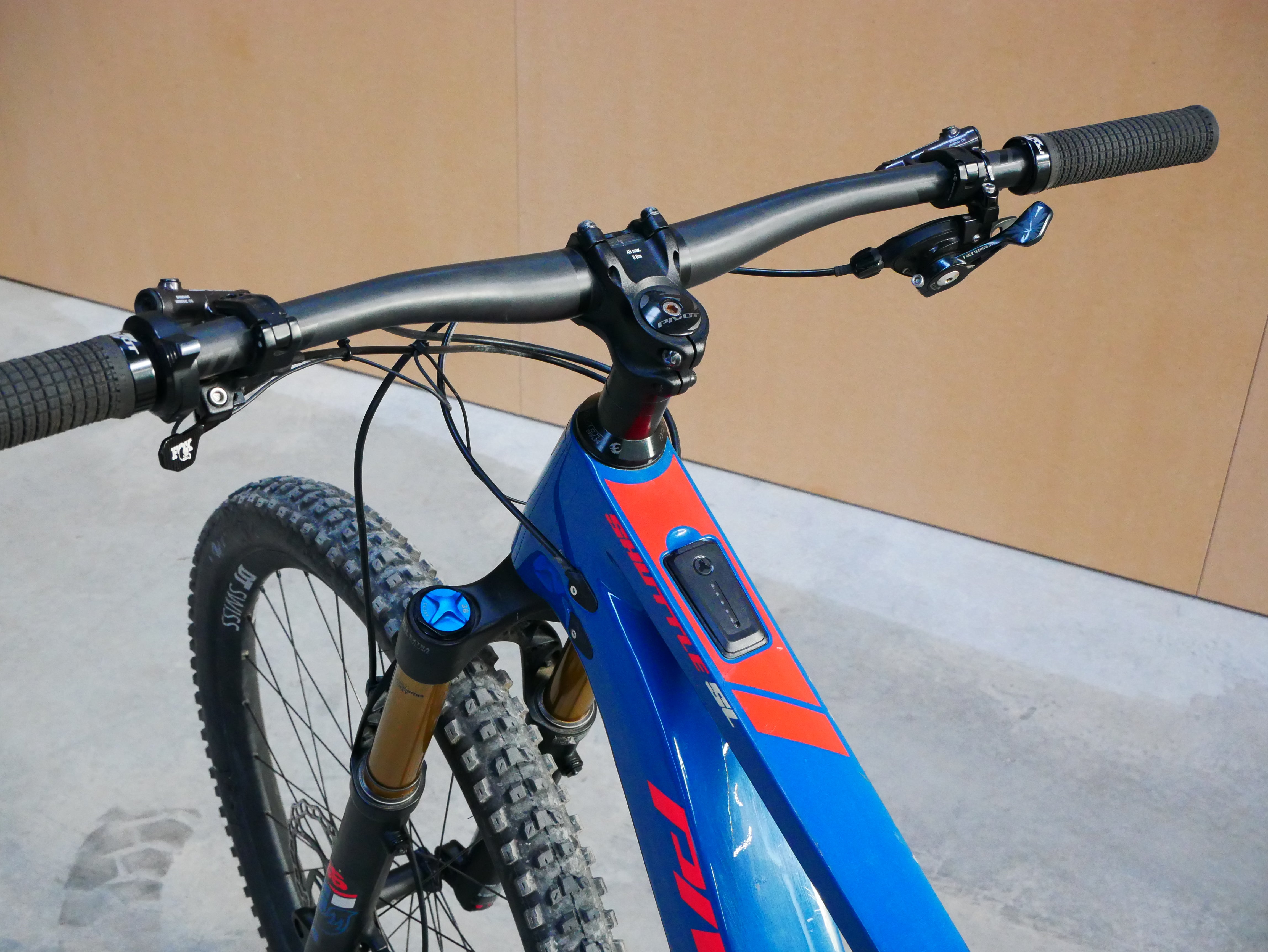 EX-DEMO SHUTTLE SL PRO X01 – Large - Pivot Cycles NZ